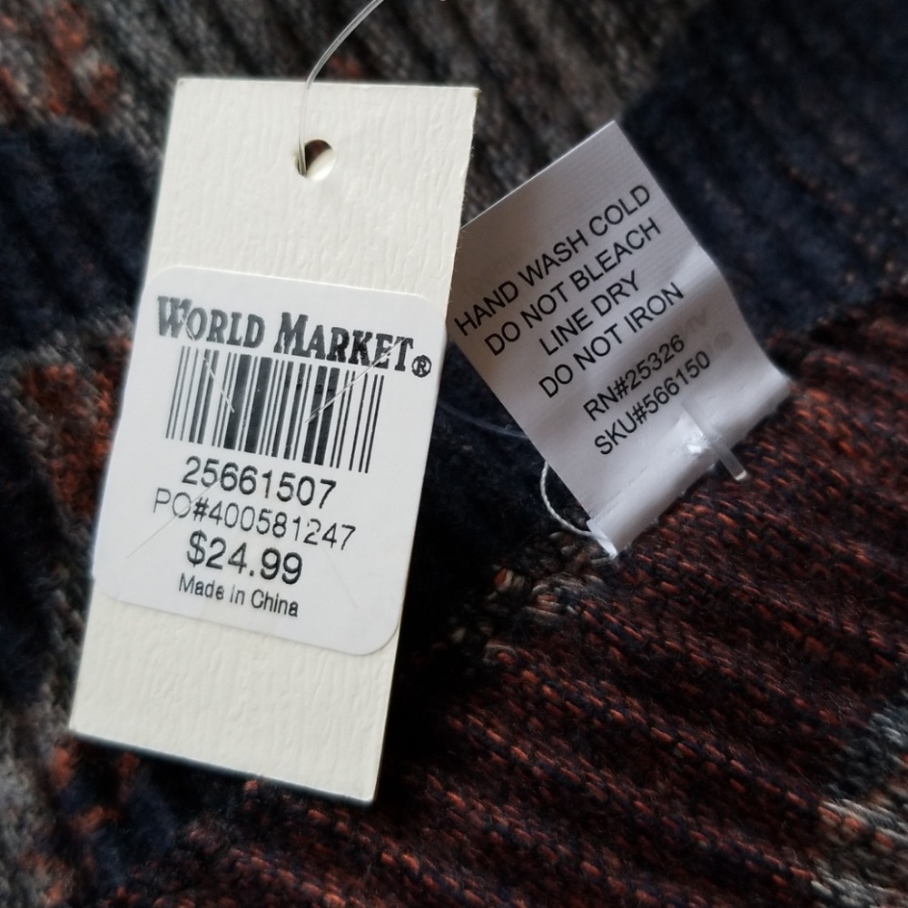 NWT Geometric Warm Pleated Reversible Scarf - Picture 5 of 8